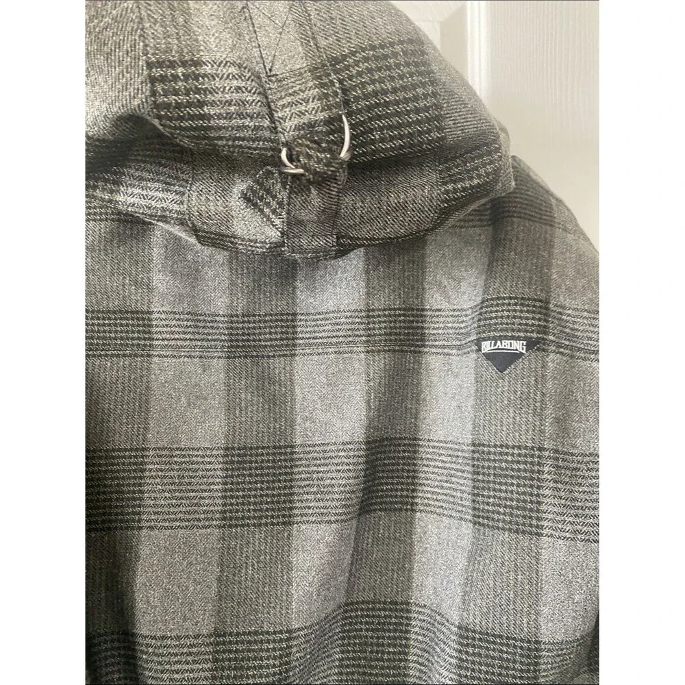 Billabong’s Men’s Gray Plaid Hooded 4 Pocket 1 inside Jacket With Adjustable Fit